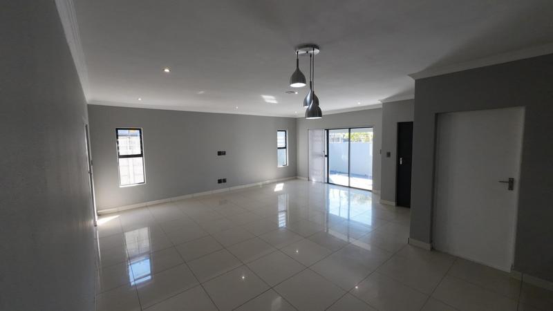 To Let 3 Bedroom Property for Rent in Parklands North Western Cape